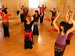 Orientalische Tanzgruppe vom Kreuztaler Tanzclub Casino (Foto: Susanne Schon)